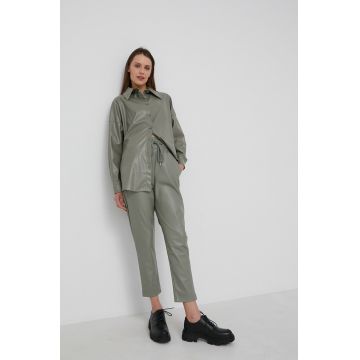 Answear Lab camasa femei, culoarea turcoaz, cu guler clasic, relaxed Answear Lab camasa femei, culoarea turcoaz, cu guler clasic, relaxed