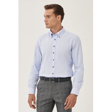 Camasa slim fit cu guler fixat cu nasturi - Albastru deschis