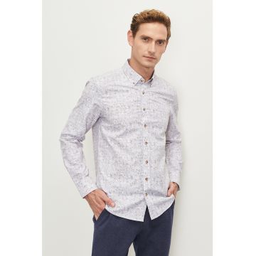 Camasa cu guler fixat cu nasturi si model abstract