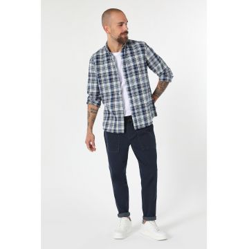 Camasa cu model in carouri si guler cu nasturi