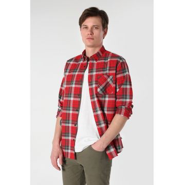 Camasa Oxford in carouri cu buzunar pe piept Camasa Oxford in carouri cu buzunar pe piept
