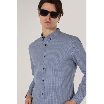 Camasa slim fit cu guler fixat cu nasturi