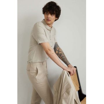 Medicine camasa barbati, culoarea bej, cu guler stand-up, regular