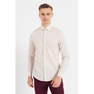 Camasa slim fit cu guler ascutit Camasa slim fit cu guler ascutit
