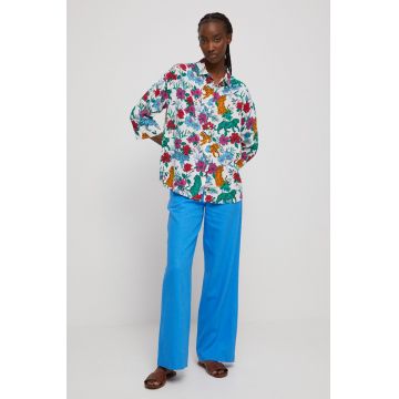 Medicine camasa femei, culoarea alb, cu guler clasic, relaxed
