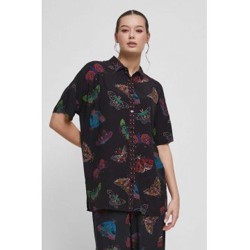 Medicine camasa femei, culoarea negru, cu guler clasic, relaxed