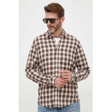 BOSS camasa barbati, culoarea bej, cu guler clasic, regular
