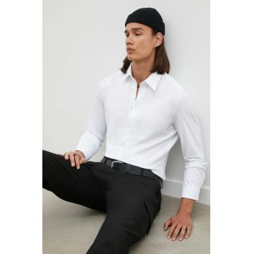 Drykorn camasa barbati, culoarea alb, cu guler clasic, regular