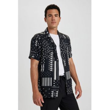 Camasa cu imprimeu si maneci scurte