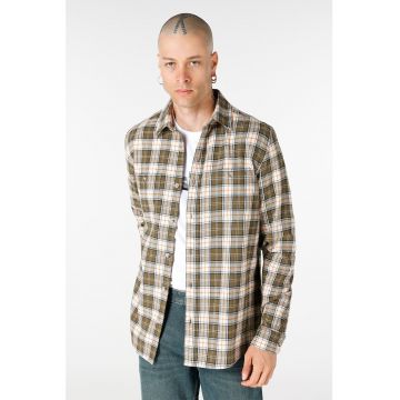 Camasa in carouri cu buzunare cu nasturi Camasa in carouri cu buzunare cu nasturi