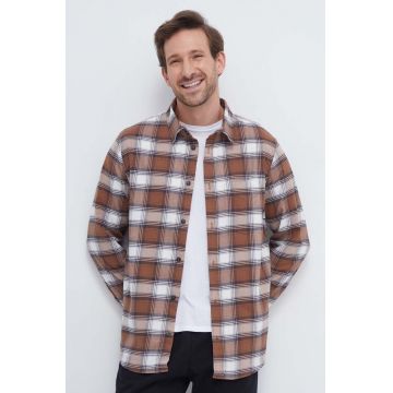 Jack Wolfskin camasa barbati, culoarea maro, cu guler clasic, regular