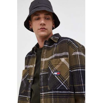 Tommy Jeans camasa din bumbac barbati, culoarea verde, cu guler clasic, relaxed