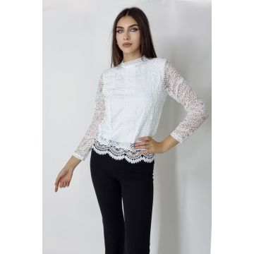 Camasa dama Federica, cu efect brodat si dantela aplicata pe linia croielii, Alb, Marime universala S/M