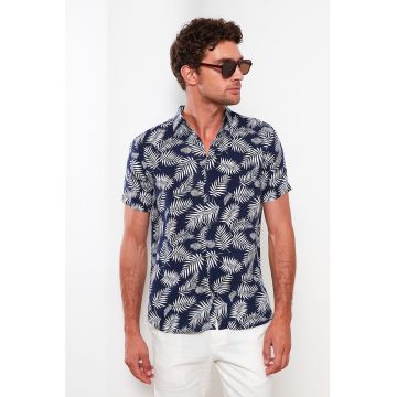 Camasa slim fit cu imprimeu tropical