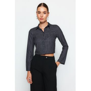 Camasa crop cu model in dungi