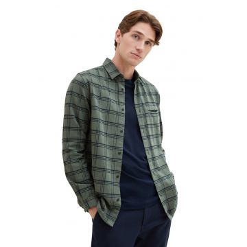 Camasa in carouri cu buzunar pe piept