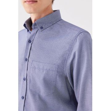 Camasa regular fit cu guler fixat cu nasturi