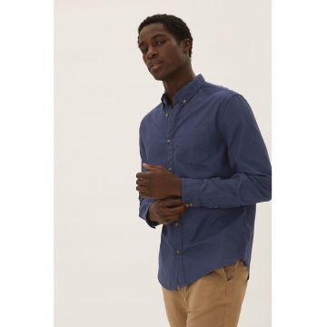 Camasa regular fit cu guler fixat cu nasturi