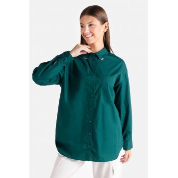 Camasa cu detalii metalice la guler Camasa cu detalii metalice la guler