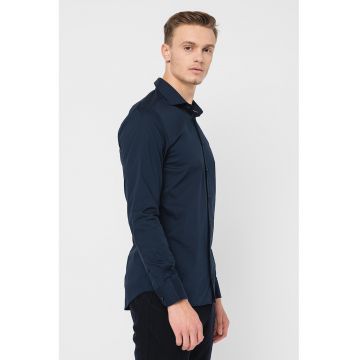Camasa slim fit cu logo discret pe piept