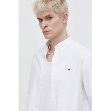 Tommy Jeans cămașă din bumbac bărbați, culoarea alb, cu guler button-down, regular DM0DM19134