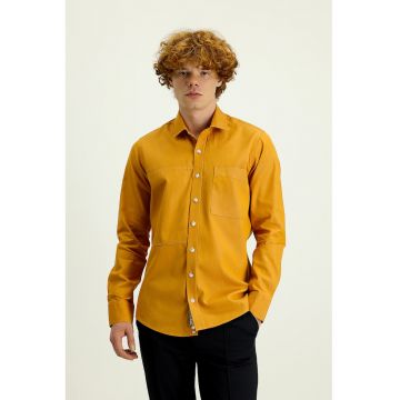 Camasa slim fit din bumbac cu buzunar aplicat pe piept