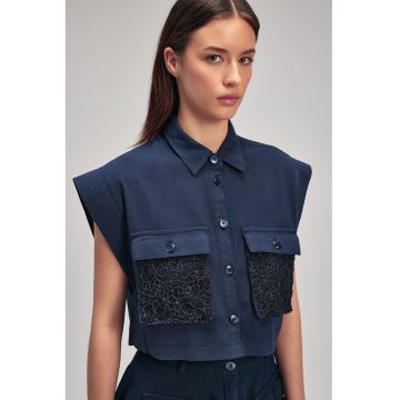 Camasa crop cu buzunare aplicate