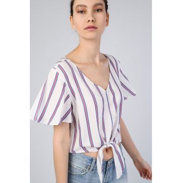 Camasa crop cu dungi si nod frontal