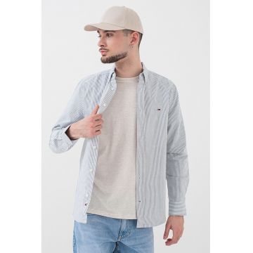Camasa slim fit cu model in dungi si broderie logo