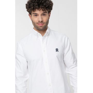Camasa regular fit cu logo discret
