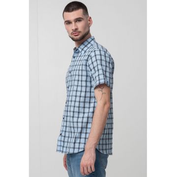 Camasa cu model in carouri si maneci scurte
