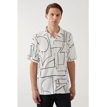 Camasa regular fit cu model