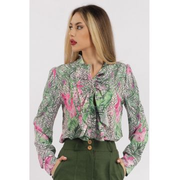 Camasa cu aplicatii cu volane si model