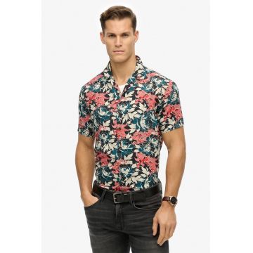 Camasa cu model floral si guler ascutit