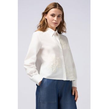 Camasa lejera cu broderii florale
