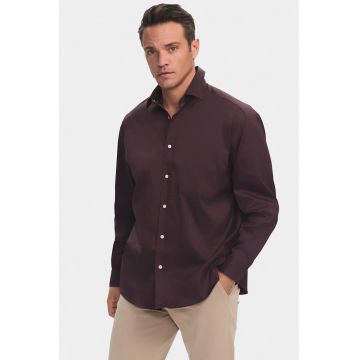 Camasa relaxed fit cu guler ascutit