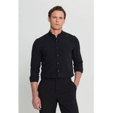 Camasa slim-fit cu guler fixat cu nasturi