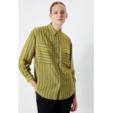 Camasa regular fit cu model in dungi