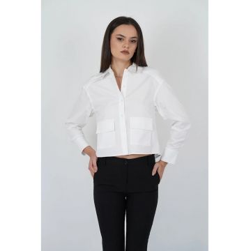 Camasa crop cu doua buzunare frontale