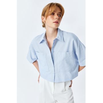 Camasa crop cu model in dungi