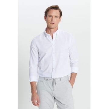 Camasa slim-fit cu guler fixat cu nasturi