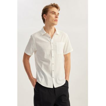 Camasa slim fit din bumbac cu buzunar pe piept