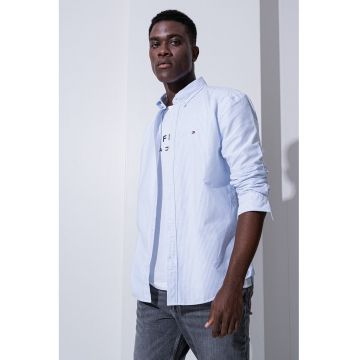 Camasa Oxford regular fit cu model in dungi