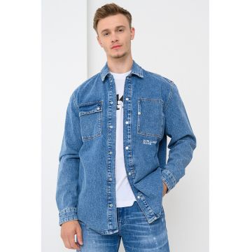 Jacheta de denim cu buzunare pe piept