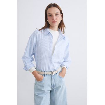 Camasa de bumbac cu model in dungi si guler ascutit