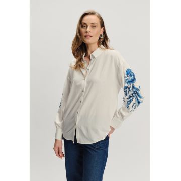 Camasa lejera cu maneci cu model floral
