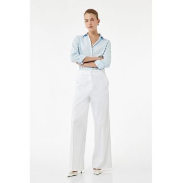 Camasa slim-fit cu guler ascutit