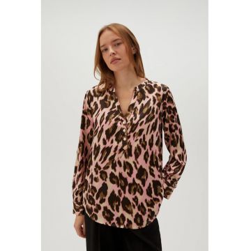 Camasa bej cu maneci lungi in imprimeu leopard - Roz