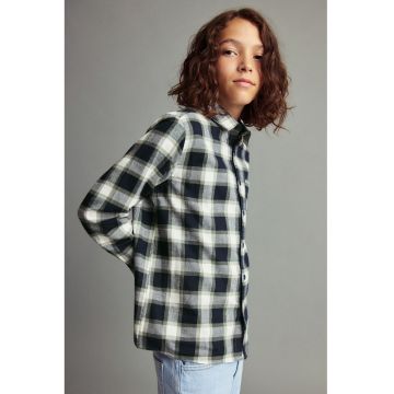 Camasa cu model in carouri si buzunar pe piept - Alb/Negru/Verde sparanghel