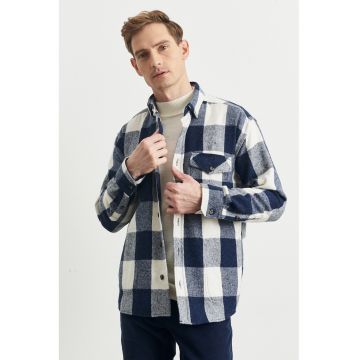 Camasa cu model in carouri si buzunare - Alb fildes/Bleumarin